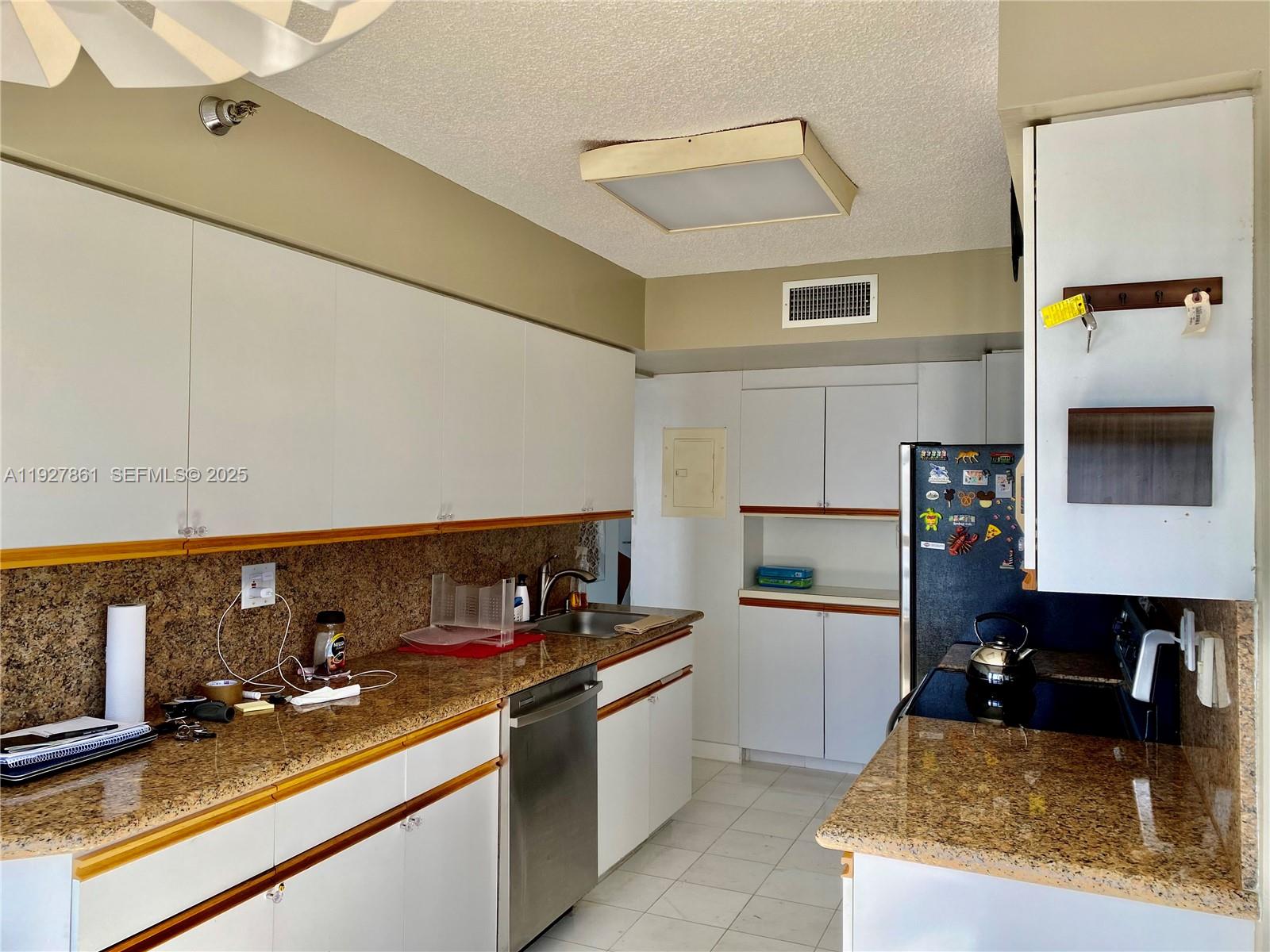 MYSTIC POINTE TOWER 600 C - Residential