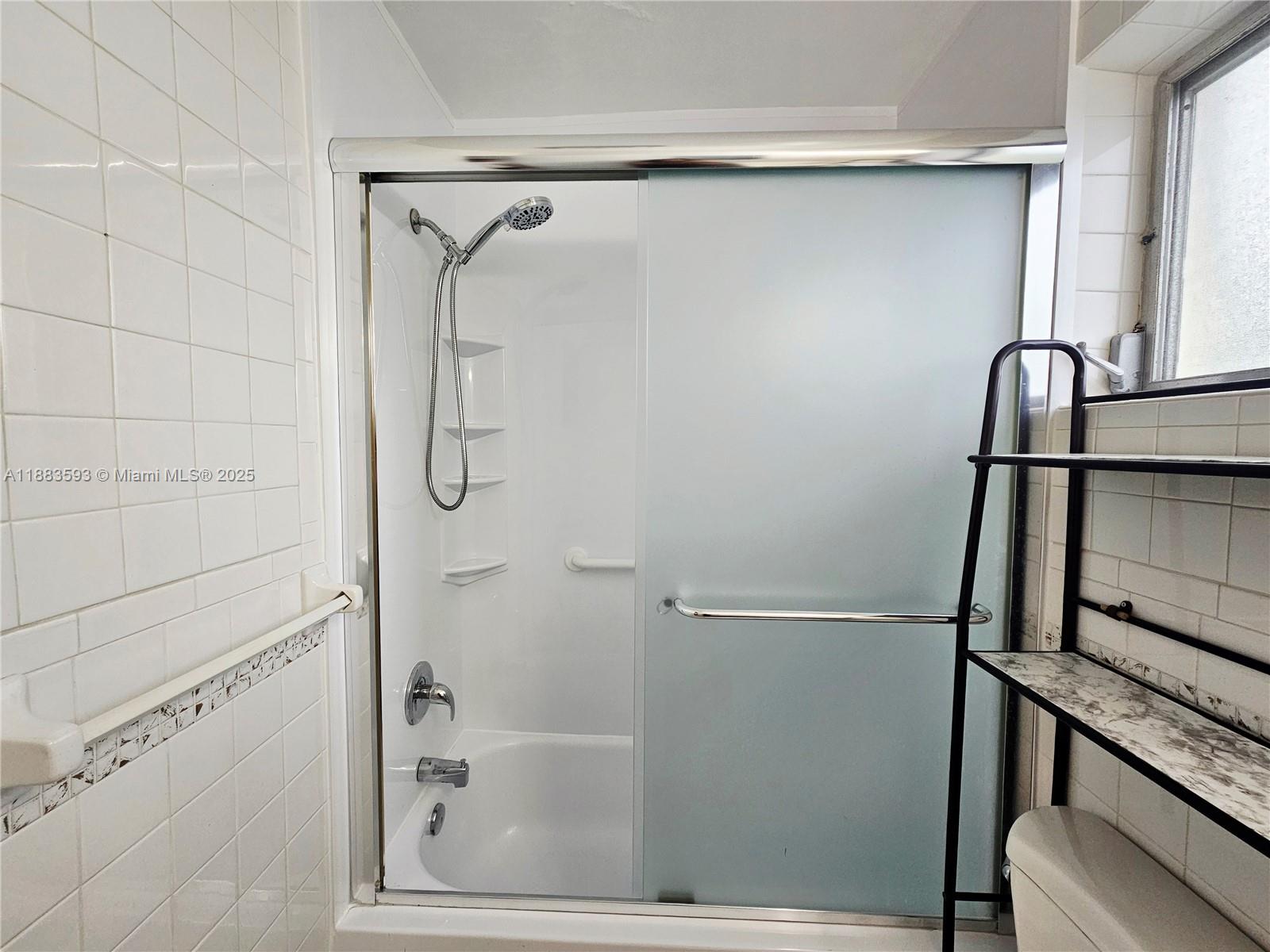 OAKWOOD CONDO INC - Residential Lease