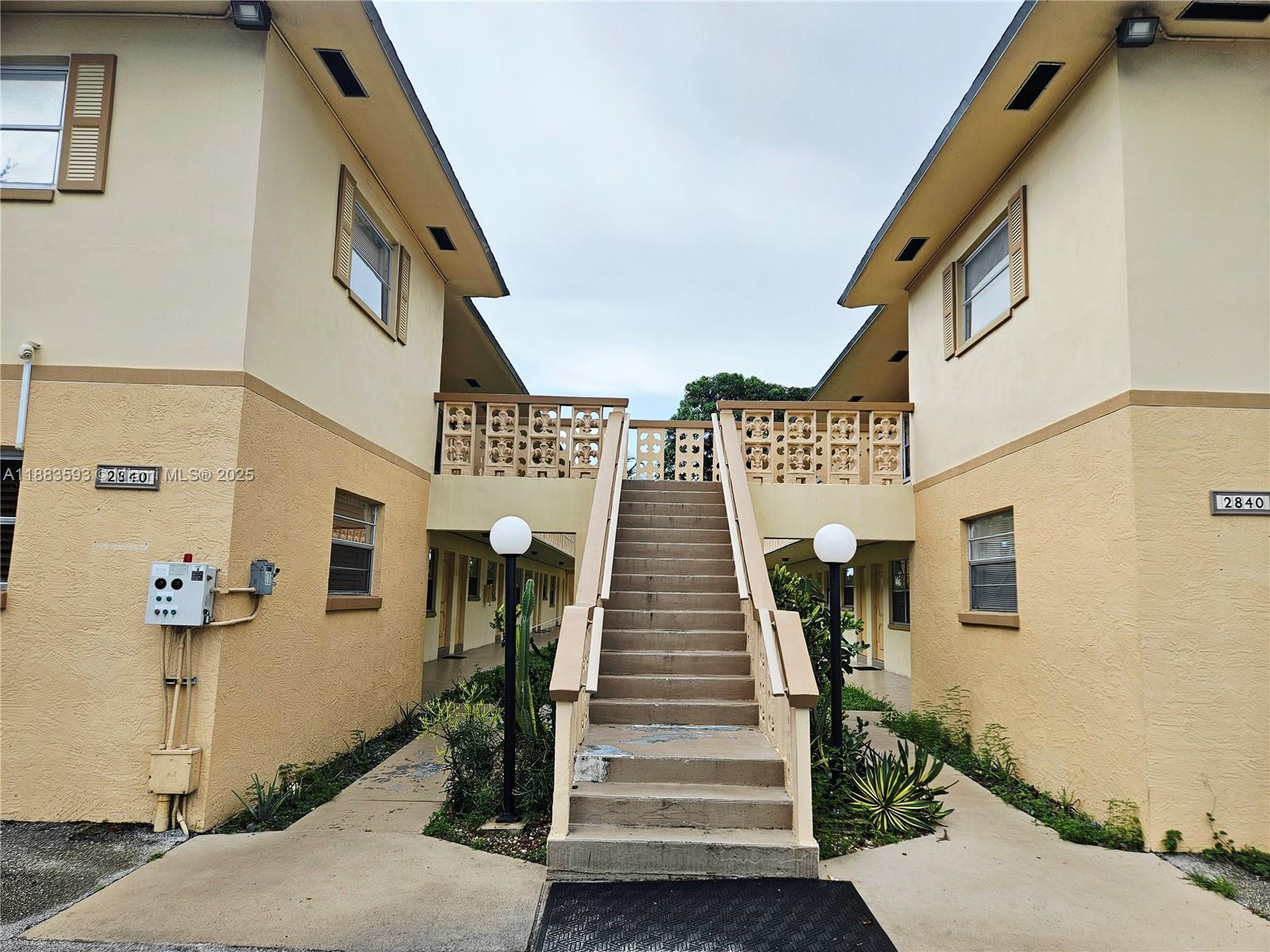OAKWOOD CONDO INC - Residential Lease
