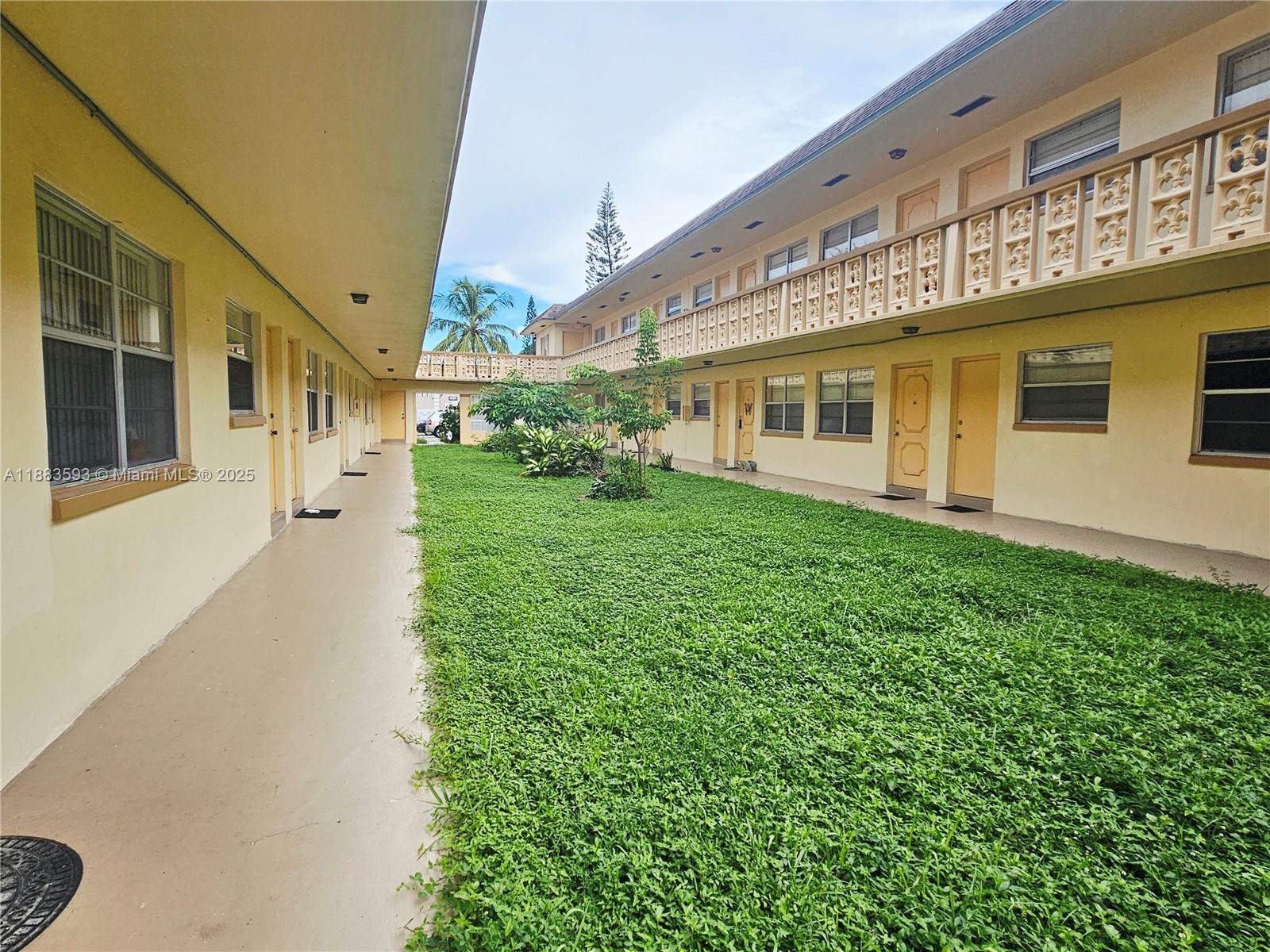 OAKWOOD CONDO INC - Residential Lease