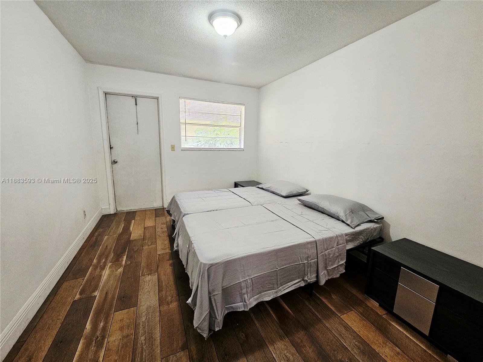 OAKWOOD CONDO INC - Residential Lease