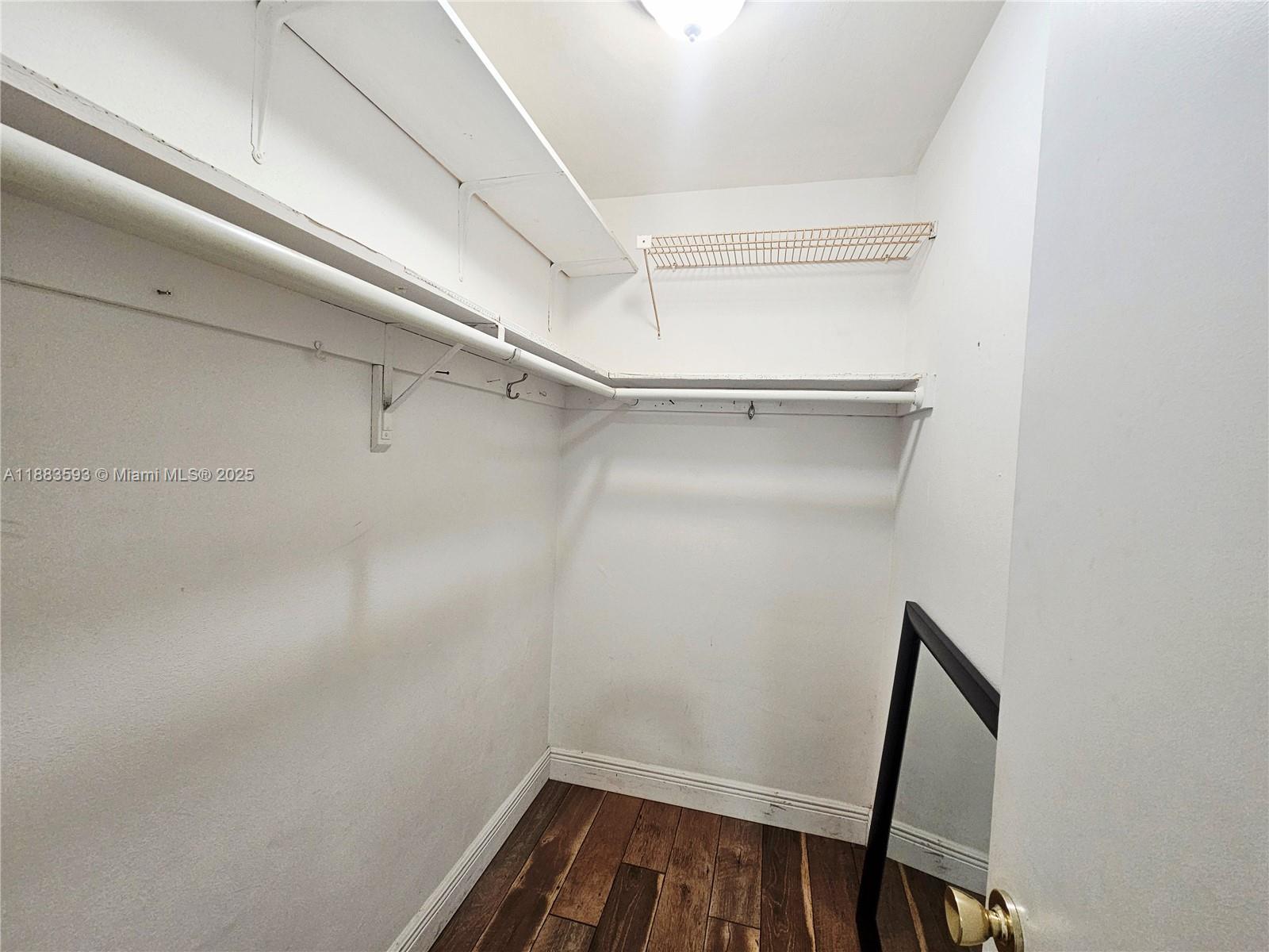 OAKWOOD CONDO INC - Residential Lease