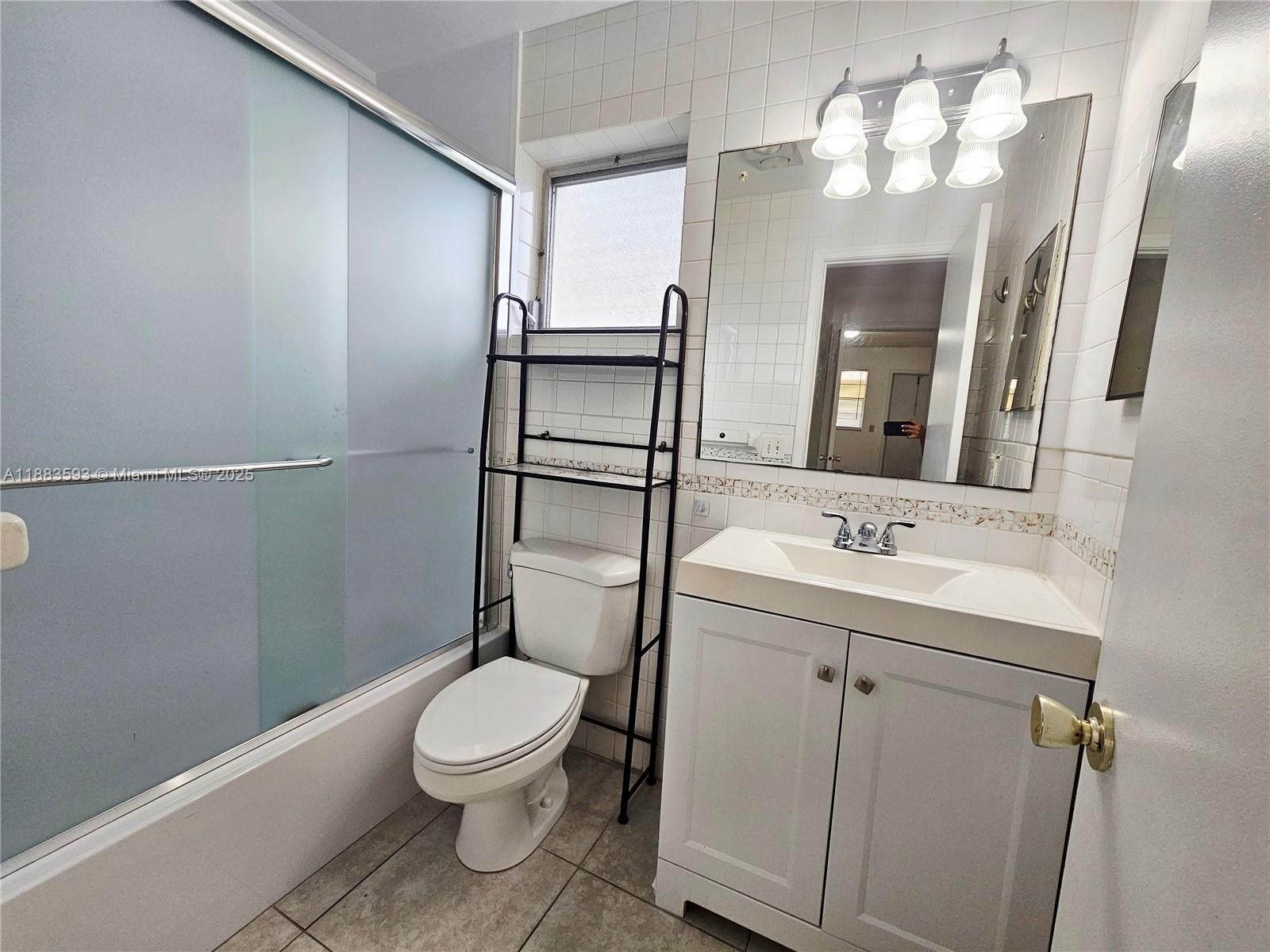 OAKWOOD CONDO INC - Residential Lease