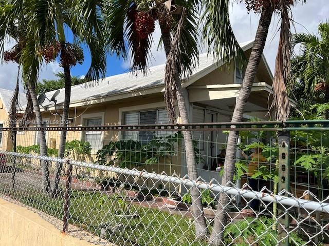Property for Sale at 300 Nw 16th Ave, Miami, Broward County, Florida - Bedrooms: 6 
Bathrooms: 2  - $725,000