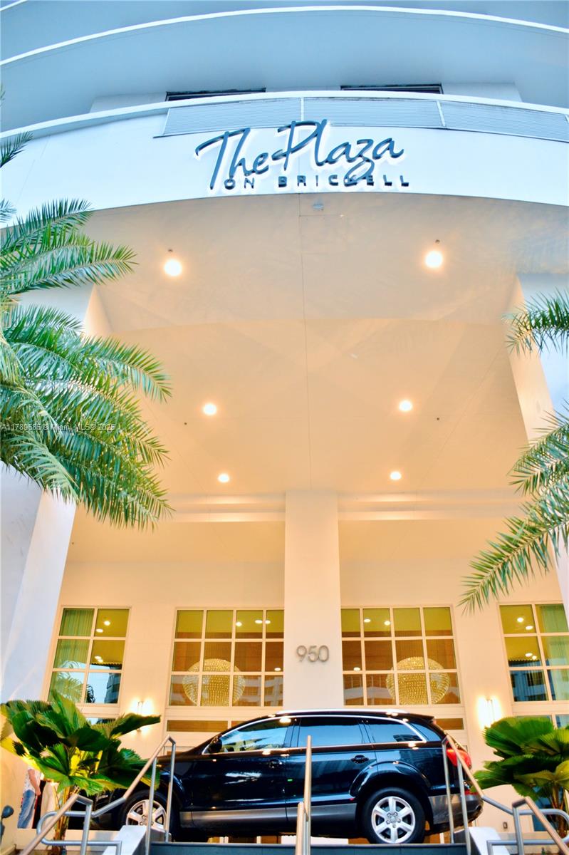 950 Brickell Bay 2209