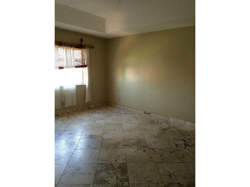 FOREST LAKES COUNTRY GARD - Residential Lease