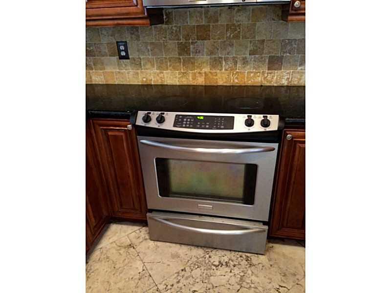 FOREST LAKES COUNTRY GARD - Residential Lease