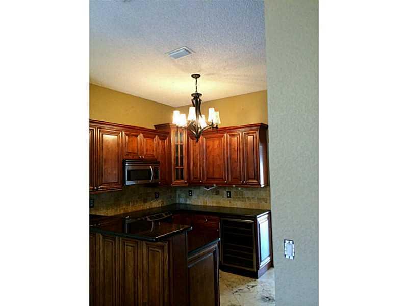 FOREST LAKES COUNTRY GARD - Residential Lease