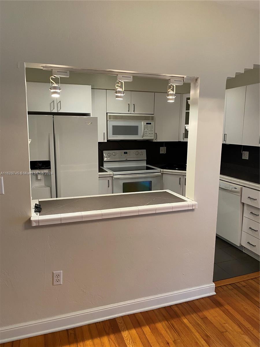 SILVER BLUFF EST SEC C - Residential Lease