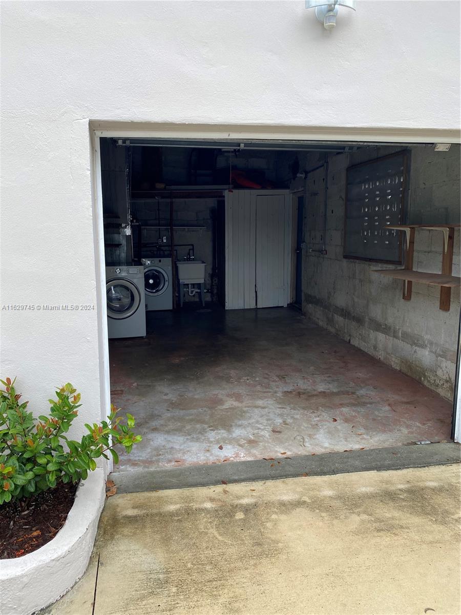 SILVER BLUFF EST SEC C - Residential Lease