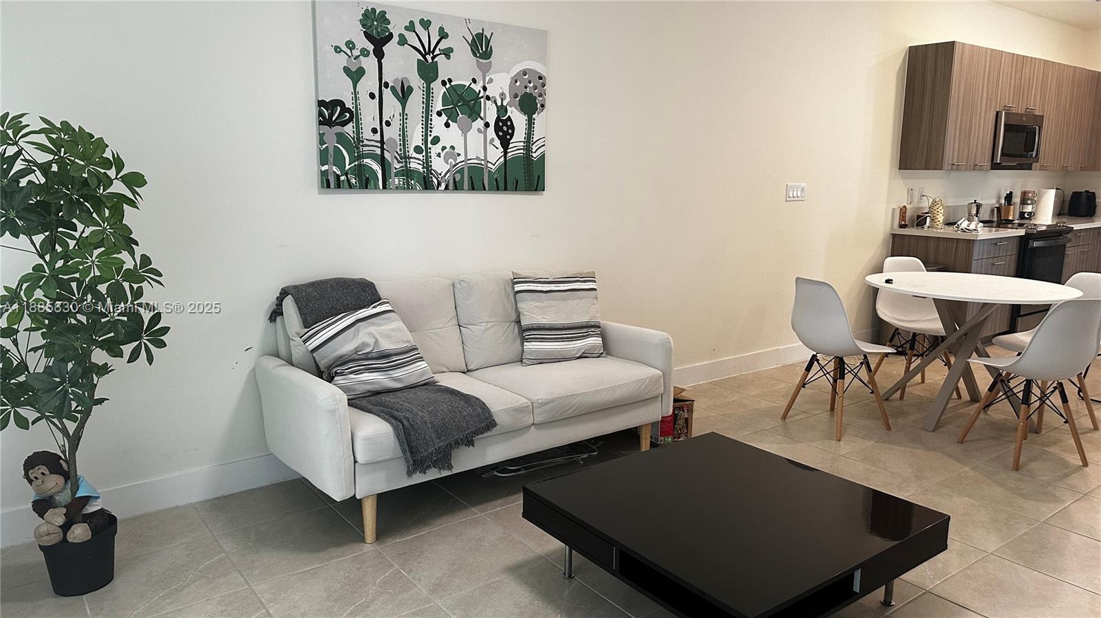 DOWNTOWN DORAL URBANA - Residential Lease