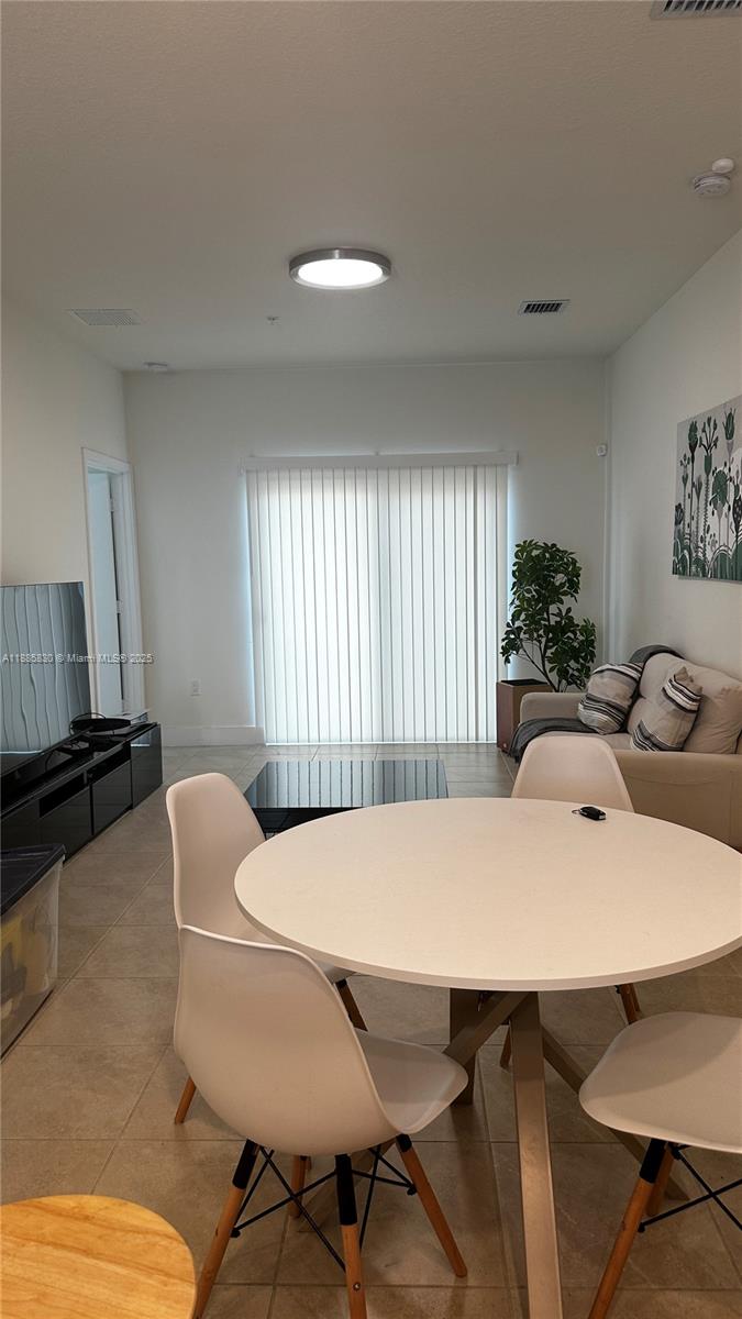DOWNTOWN DORAL URBANA - Residential Lease