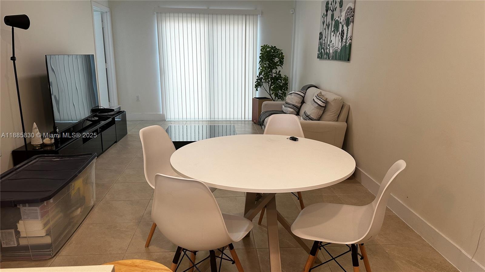 DOWNTOWN DORAL URBANA - Residential Lease