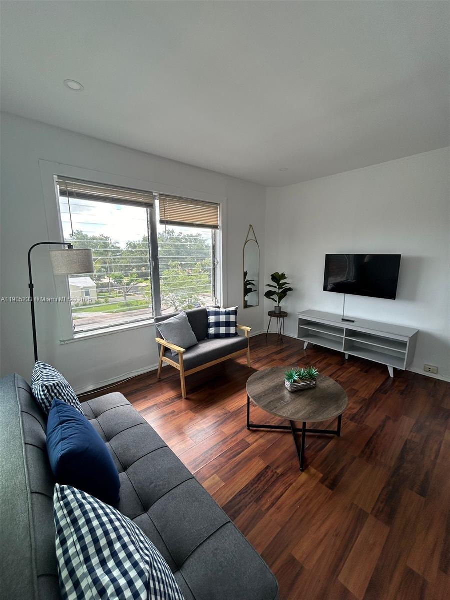 CORAL GABLES FLAGLER STRE - Residential Lease