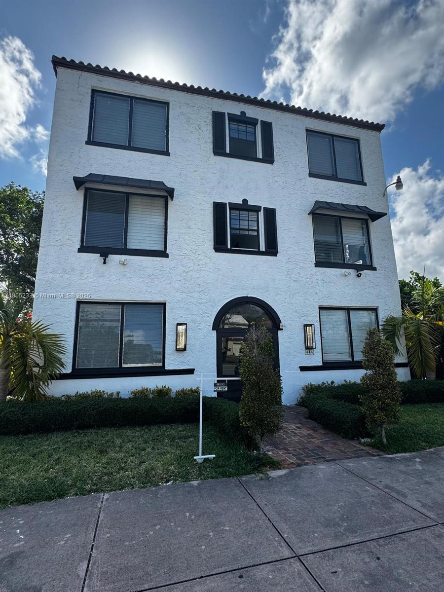 CORAL GABLES FLAGLER STRE - Residential Lease