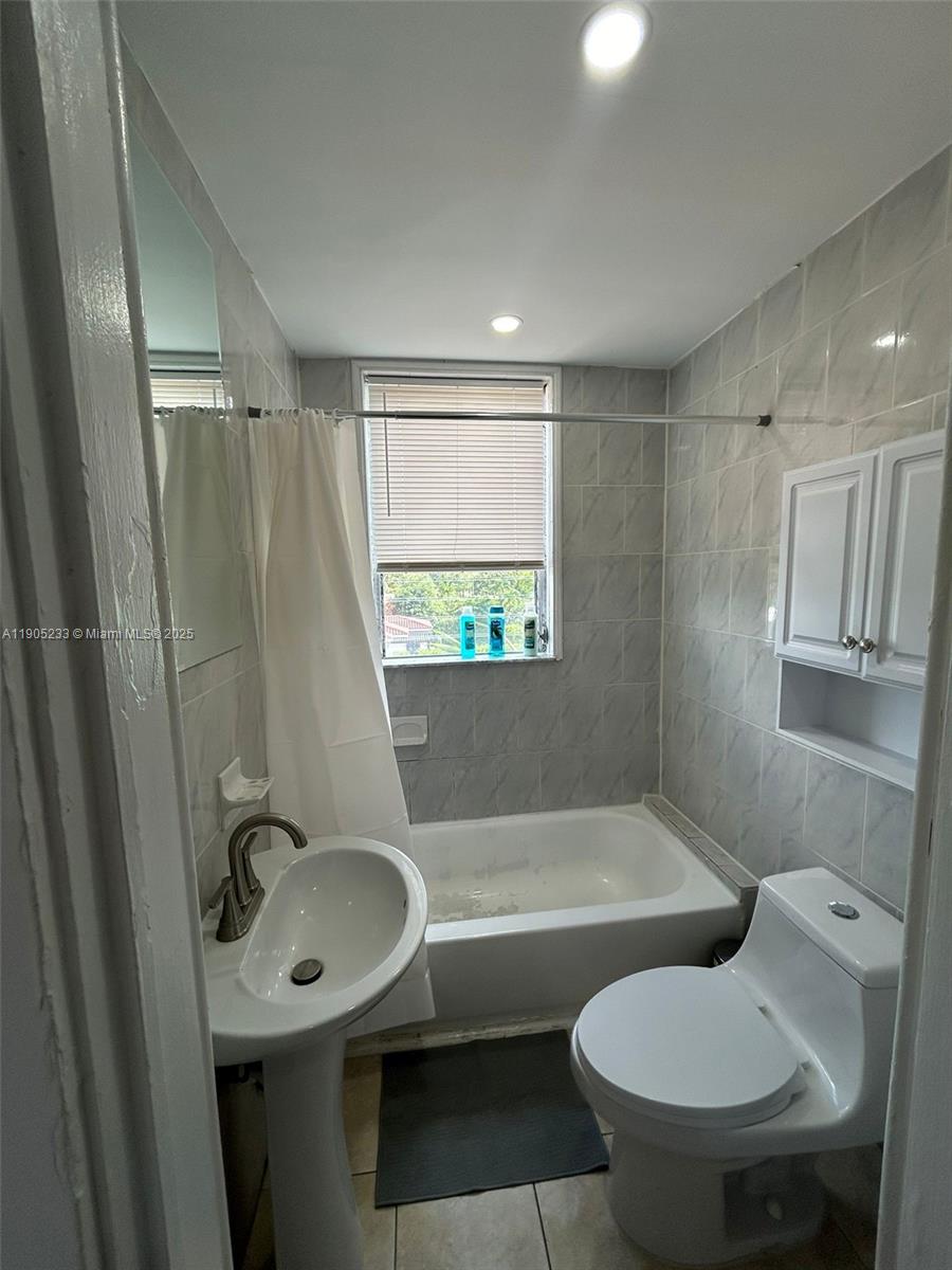 CORAL GABLES FLAGLER STRE - Residential Lease