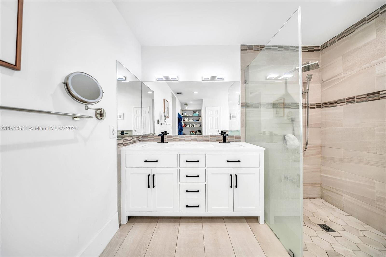 VANDERBILT PARK - Residential