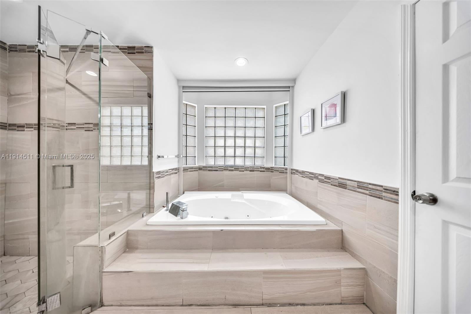 VANDERBILT PARK - Residential