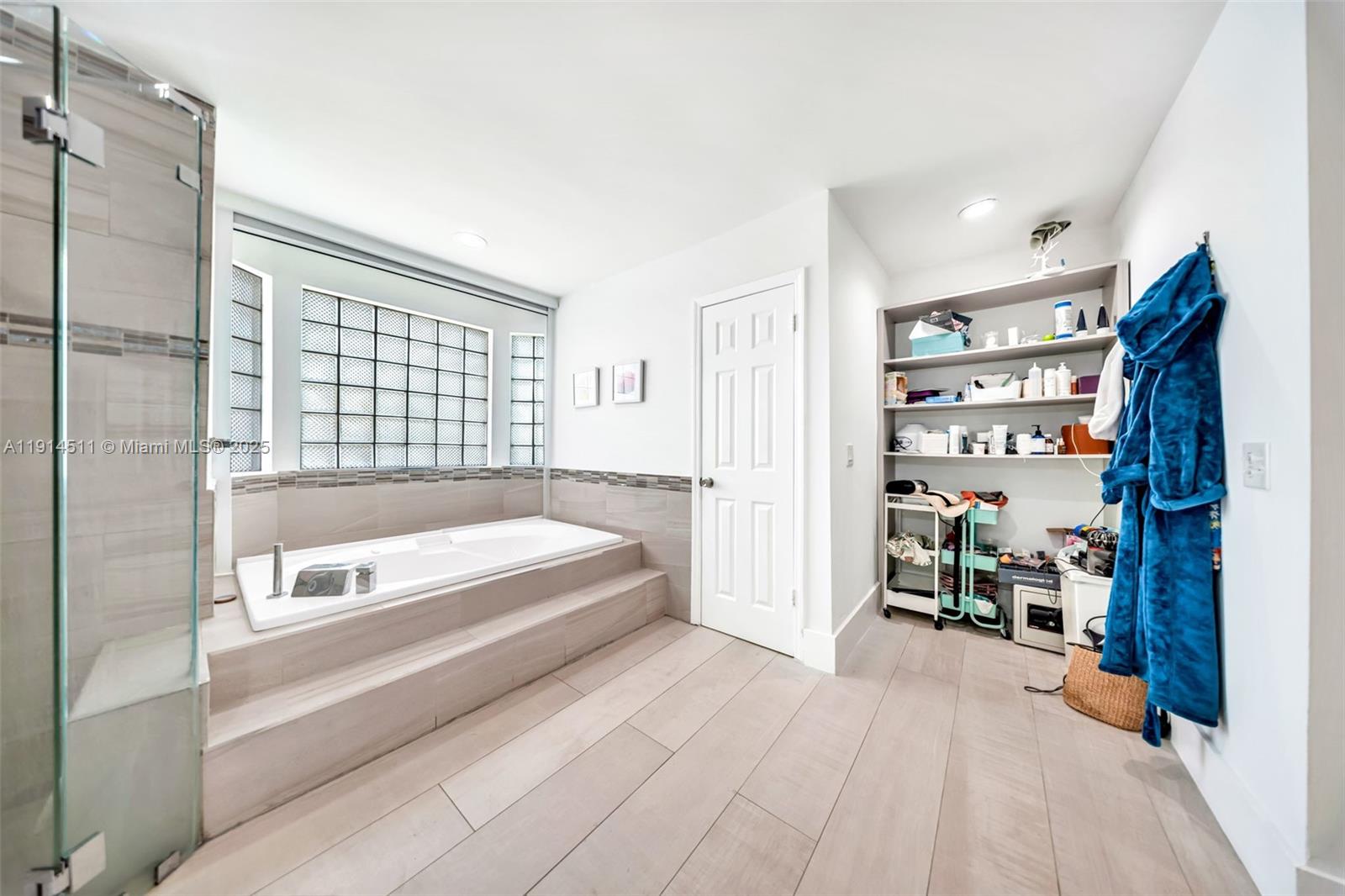 VANDERBILT PARK - Residential