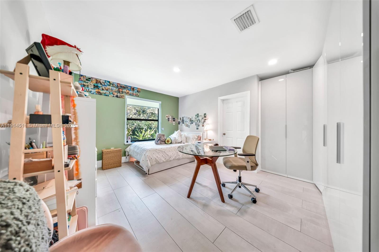 VANDERBILT PARK - Residential