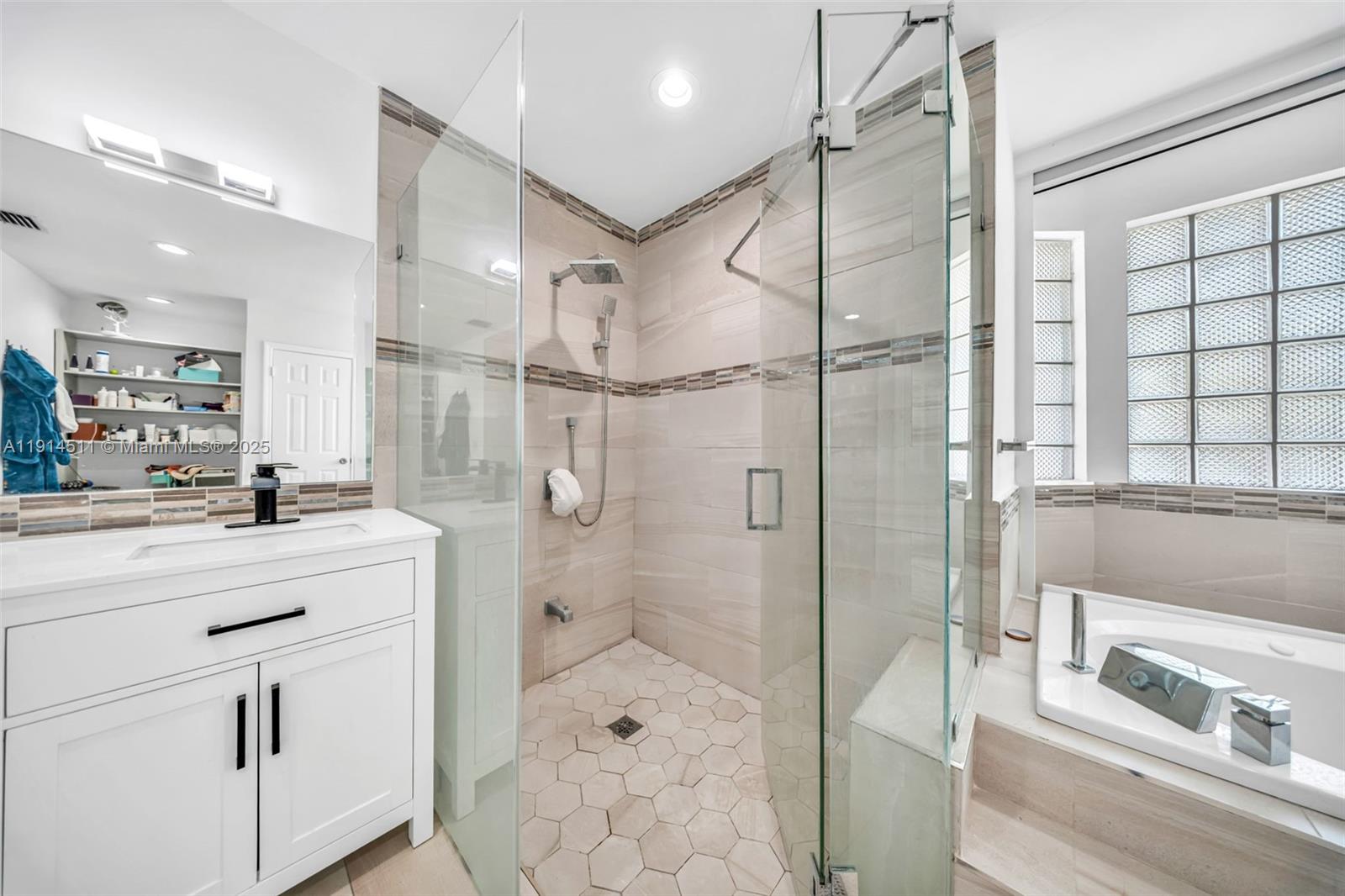 VANDERBILT PARK - Residential