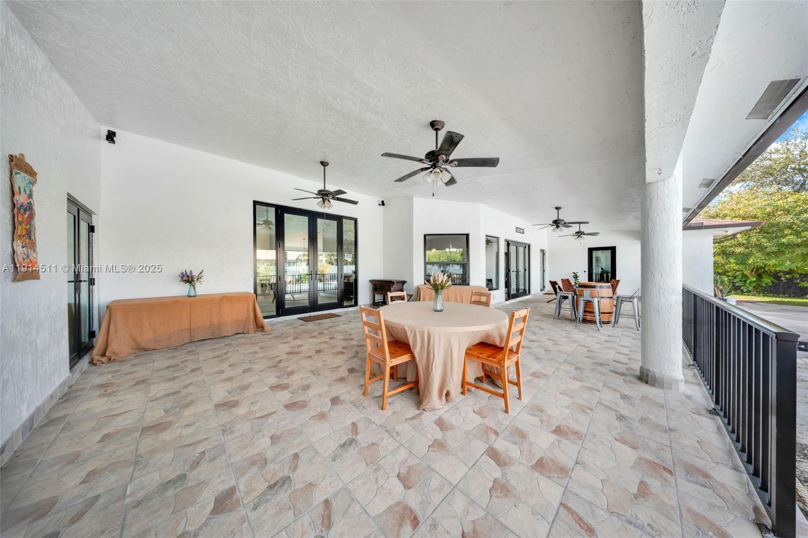 VANDERBILT PARK - Residential