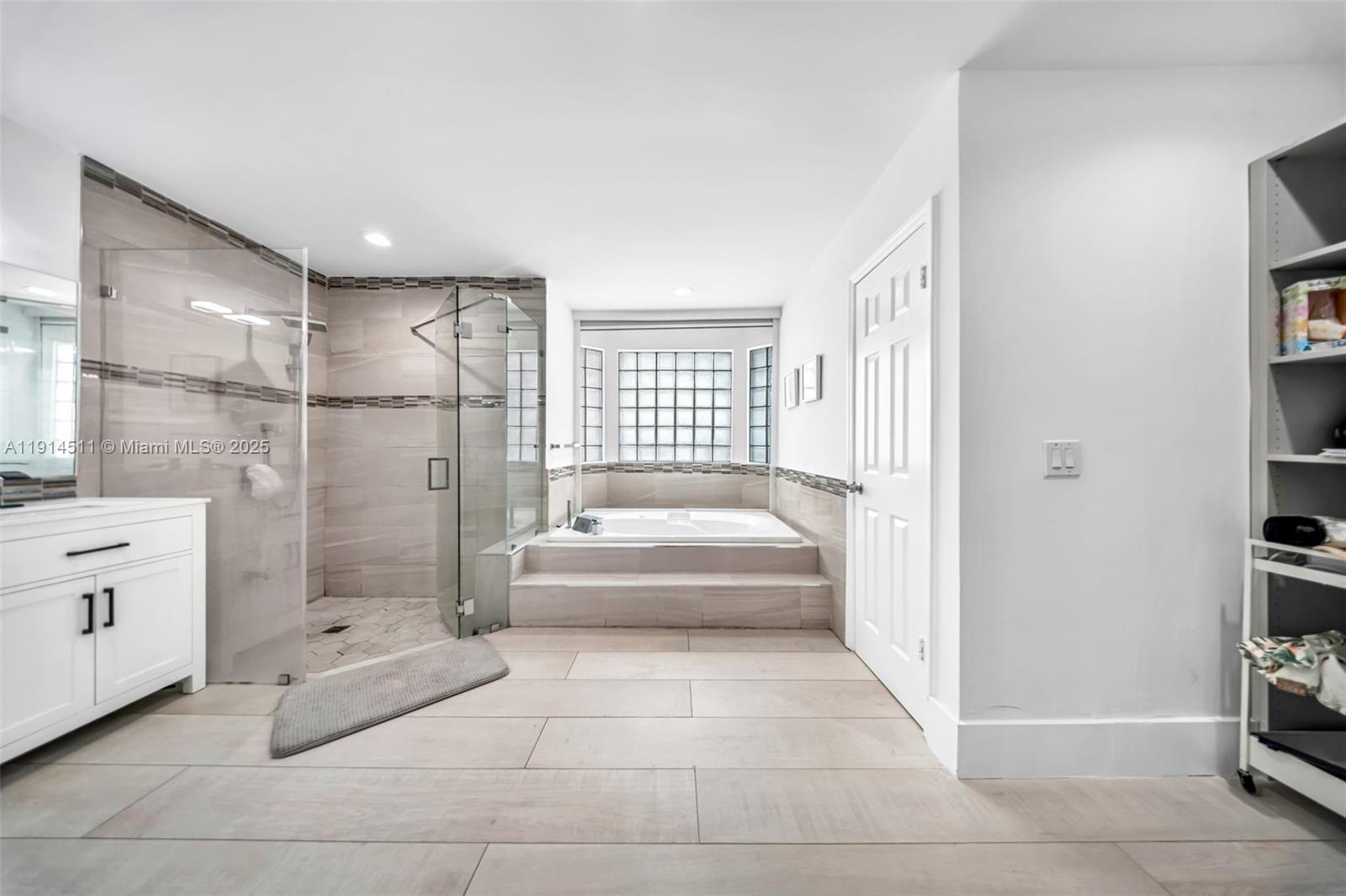 VANDERBILT PARK - Residential