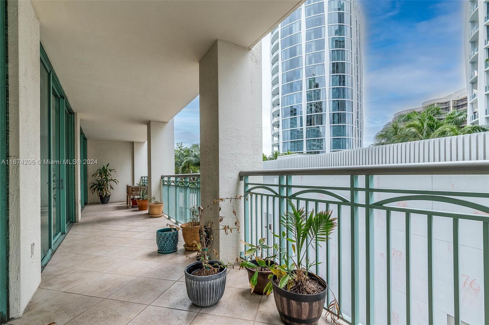 3400 Sw 27th Ave 405, Coconut Grove, Broward County, Florida - 2 Bedrooms  
3 Bathrooms - 