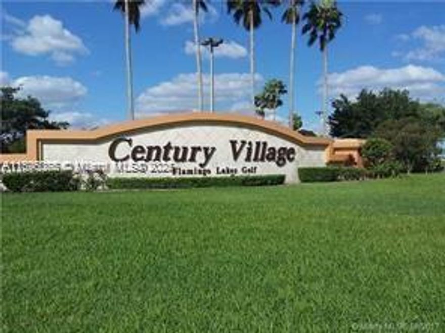 WELCOME TO A PRESTIGIOUS 55+ COMMUNITY LOCATED IN PEMBROKE PINES, 1 BEDROM 1 1/2 BATH
NEW AC UNIT, GARDEN AND POOL VEWS