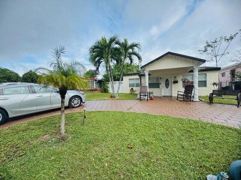 Single Family Residence in North Miami Beach FL 1655 169th St.jpg