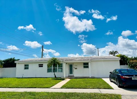 8700 SW 42nd Ter Miami FL 33165