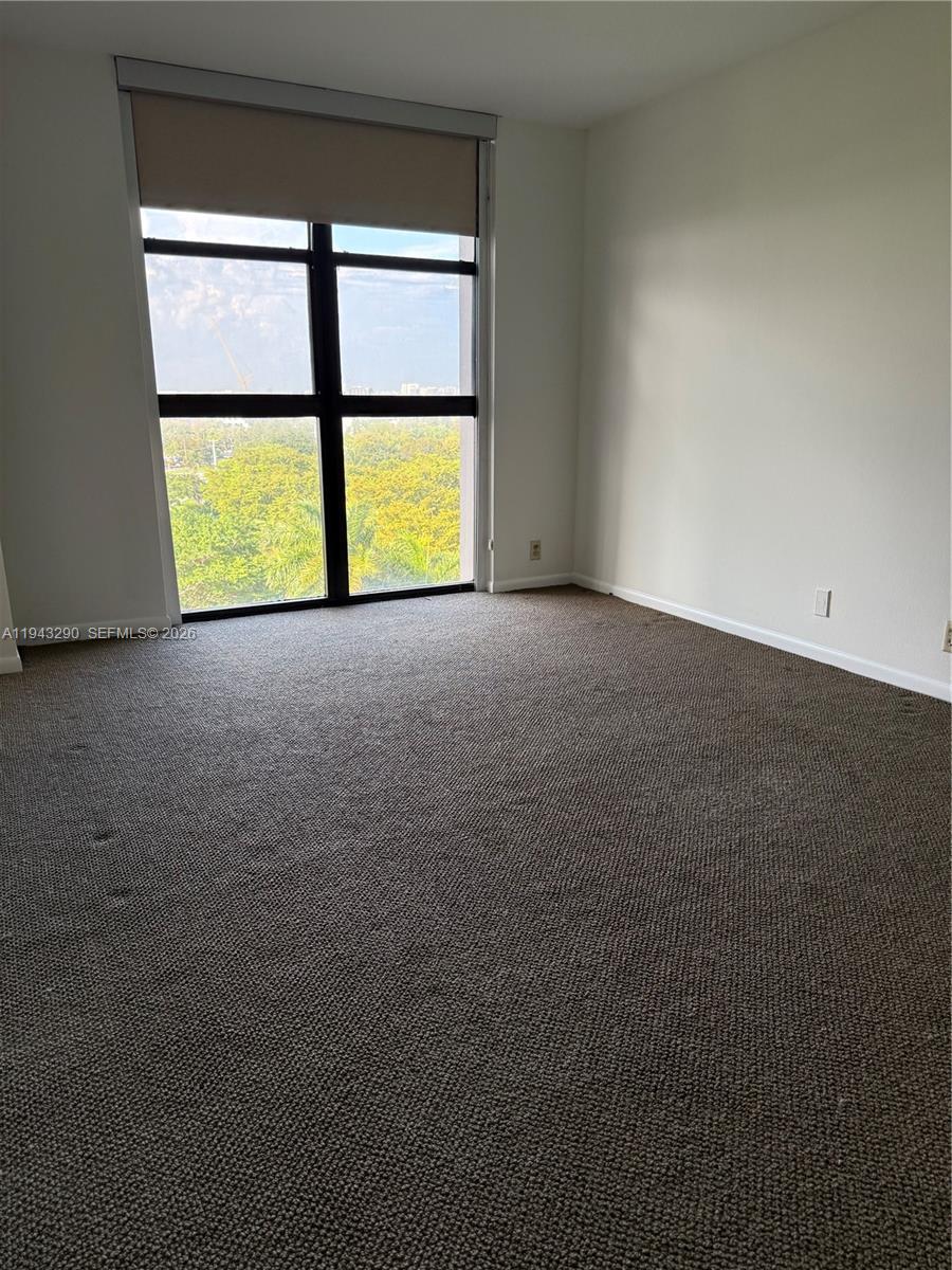 TOWERS OF QUAYSIDE CONDO - Residential