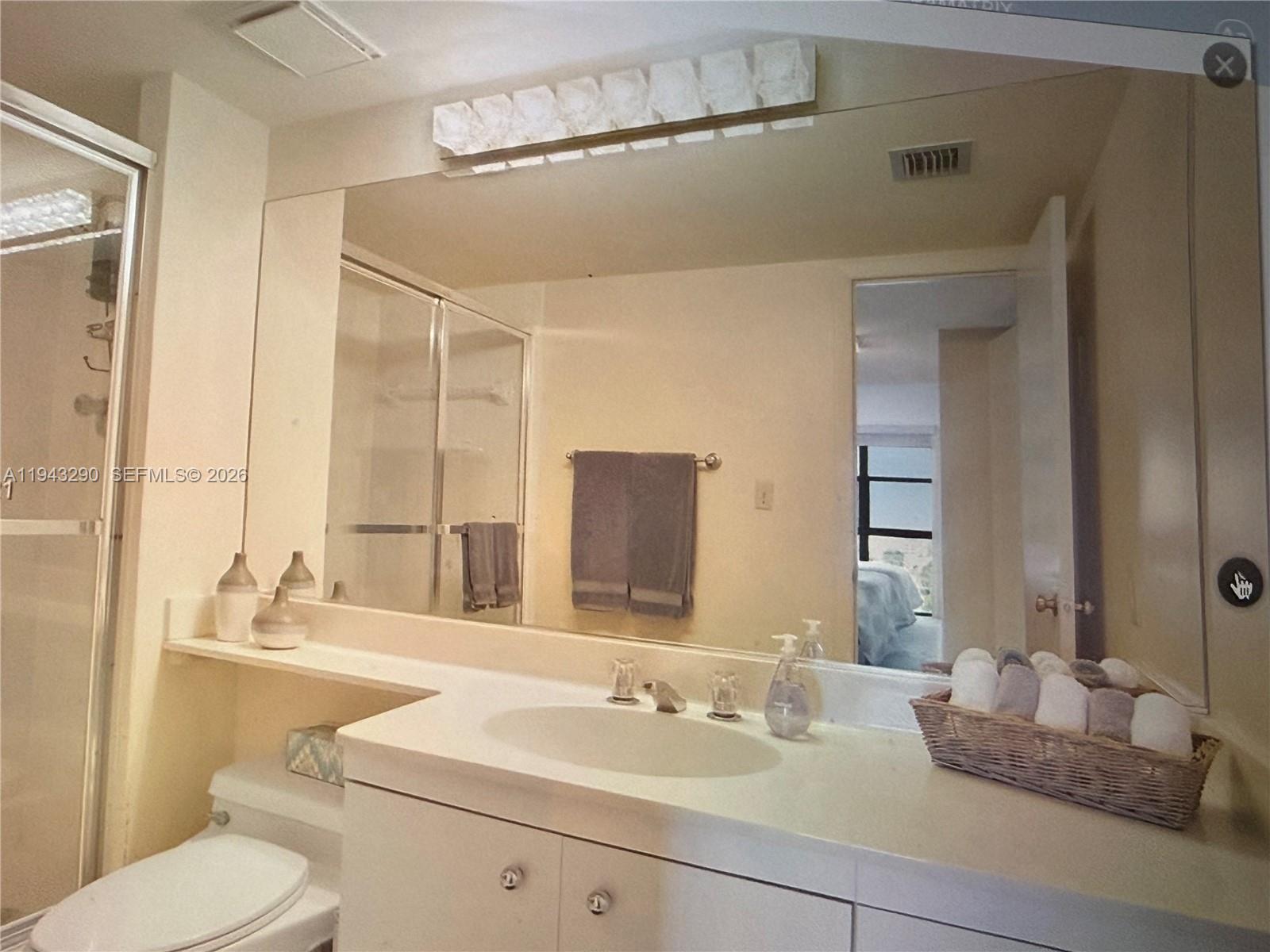 TOWERS OF QUAYSIDE CONDO - Residential