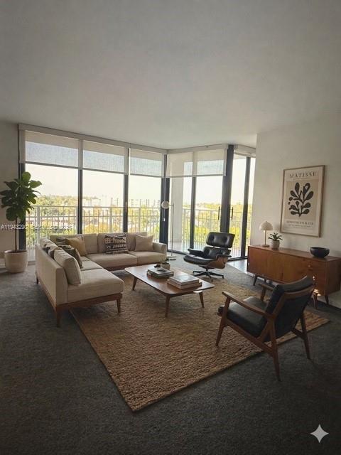 TOWERS OF QUAYSIDE CONDO - Residential