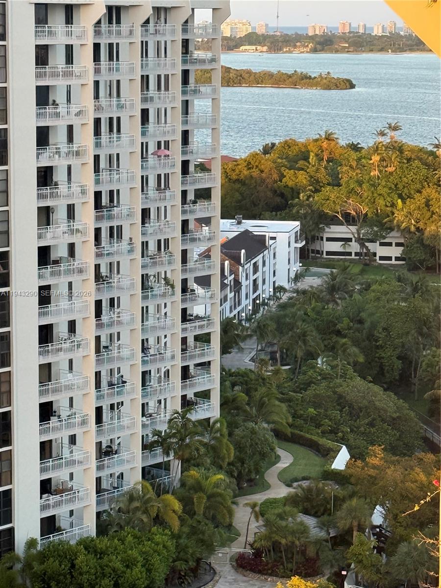 2000 Towerside Ter 1005