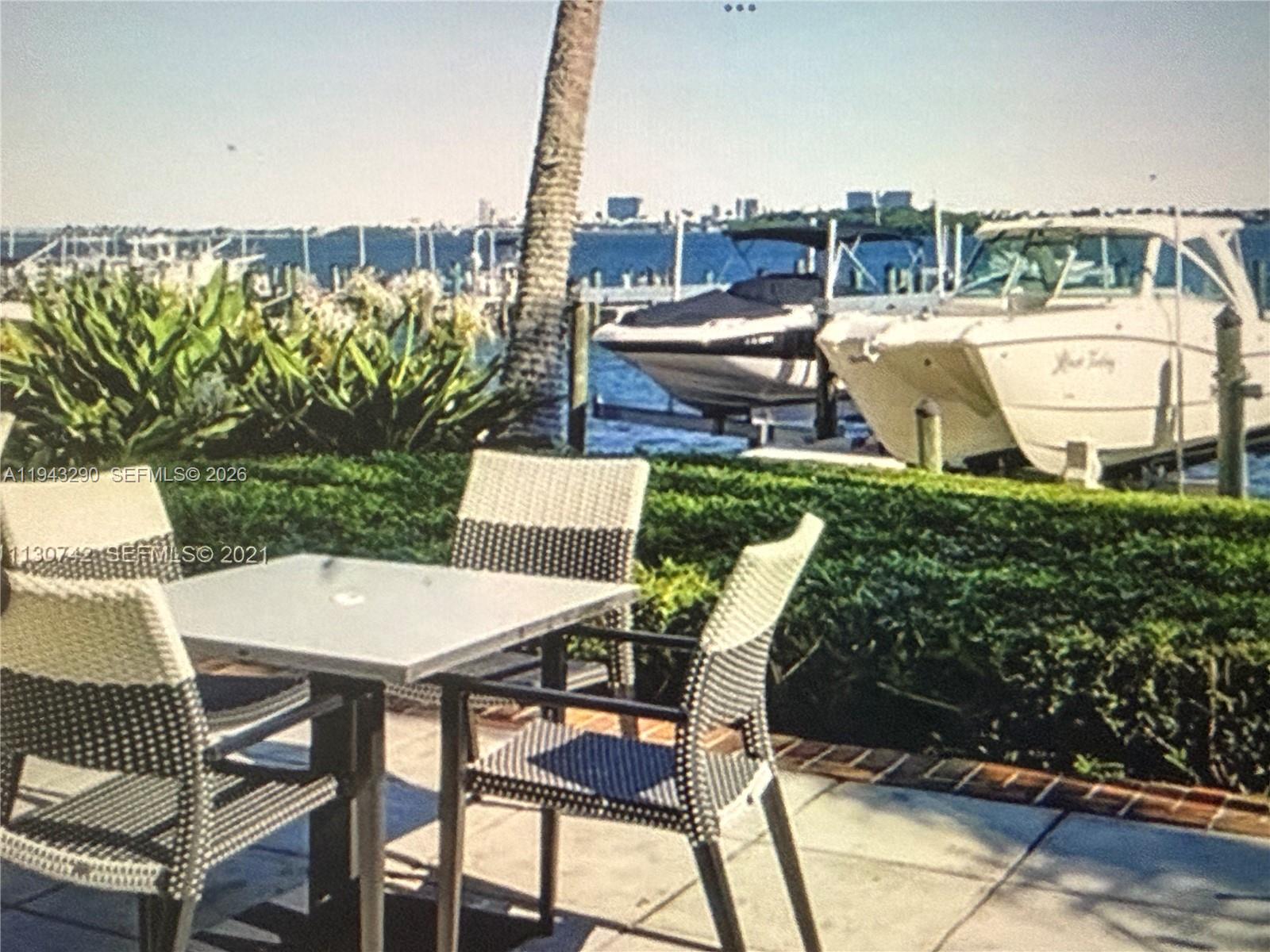 TOWERS OF QUAYSIDE CONDO - Residential