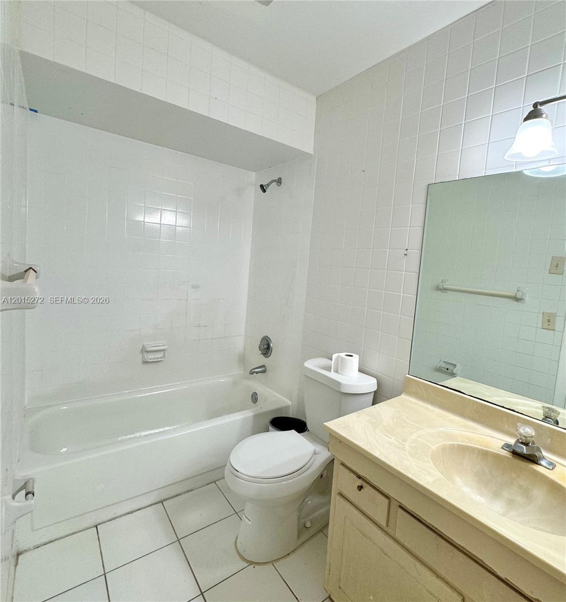 ARROWHEAD NO 5 CONDO - Residential Lease