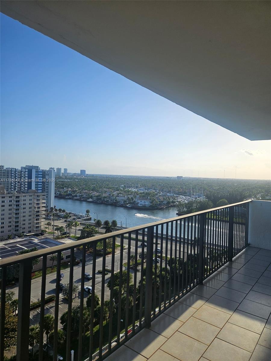 1201 Ocean Dr 1702S