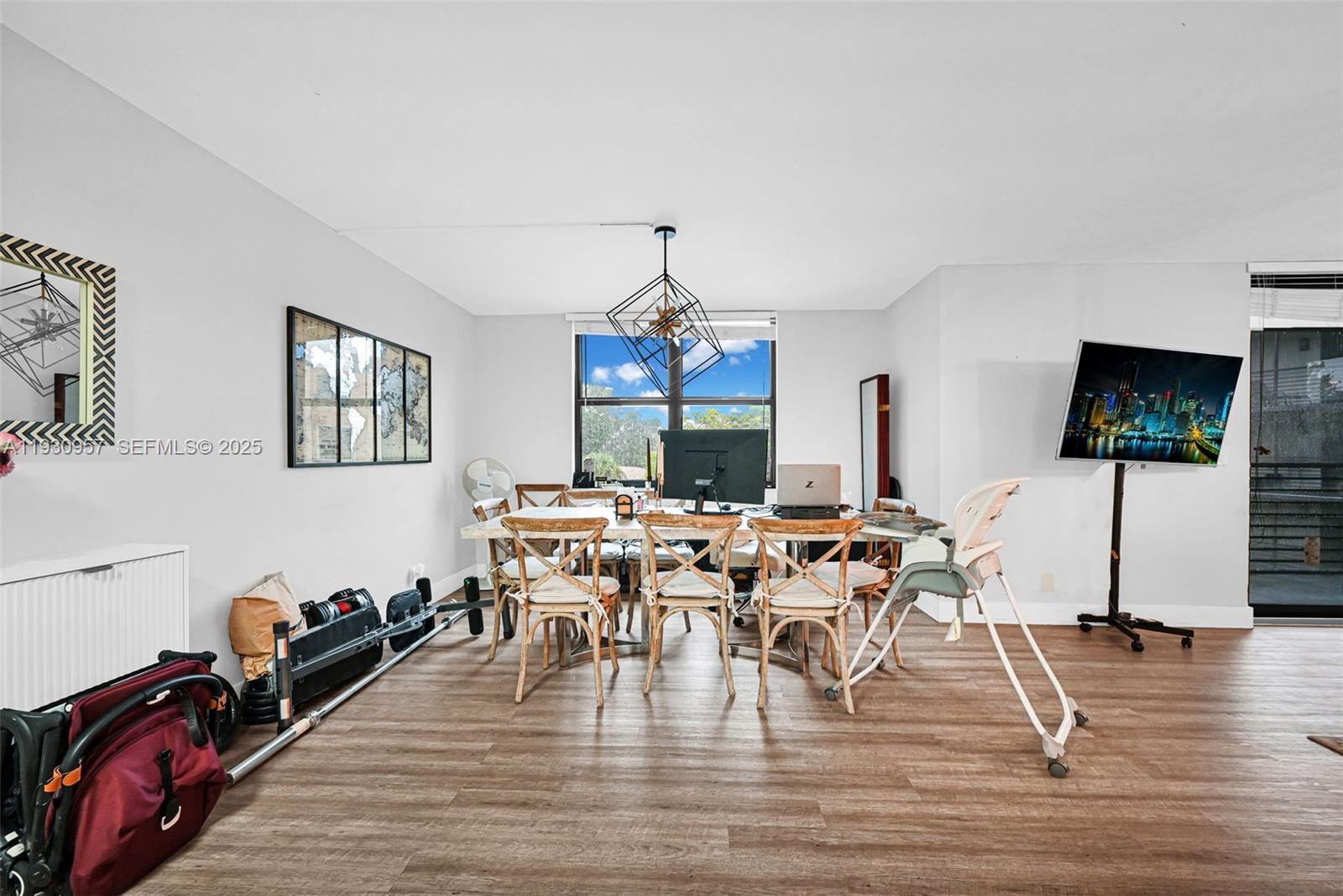 EMERALD HILLS C C APTS CO - Residential