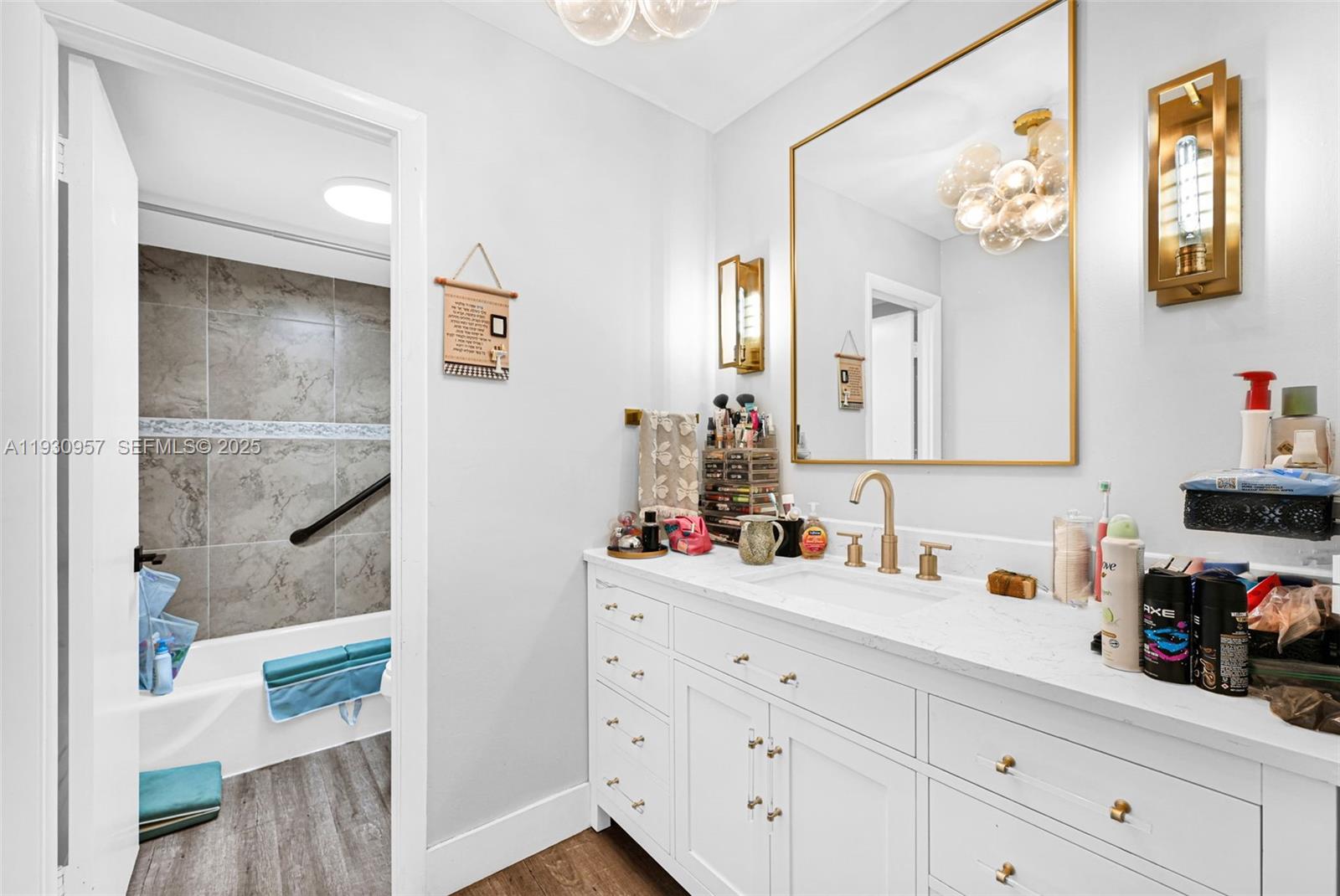 EMERALD HILLS C C APTS CO - Residential