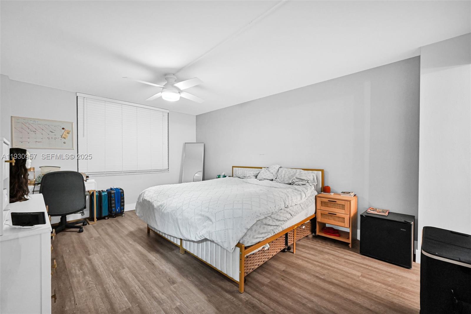 EMERALD HILLS C C APTS CO - Residential