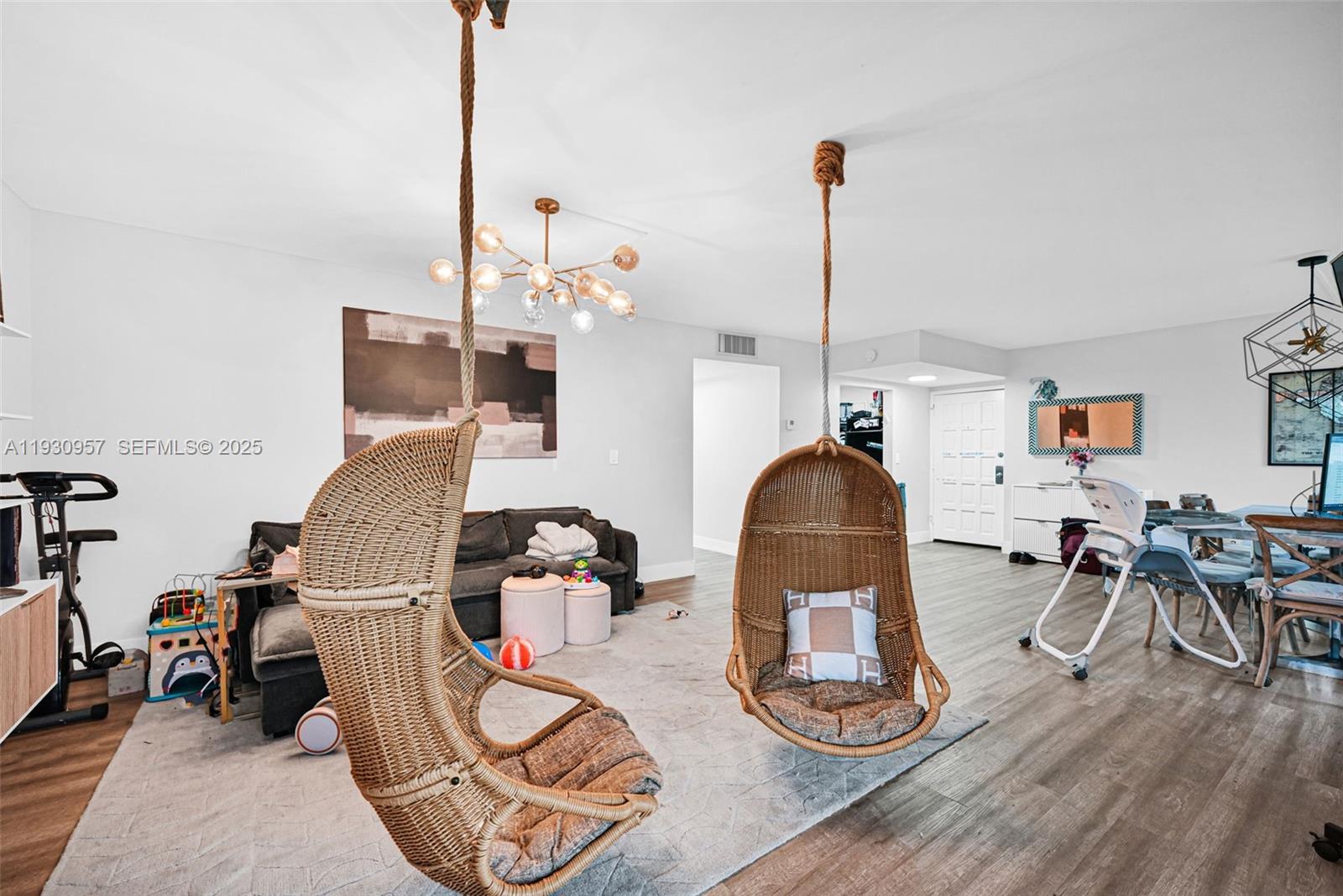 EMERALD HILLS C C APTS CO - Residential