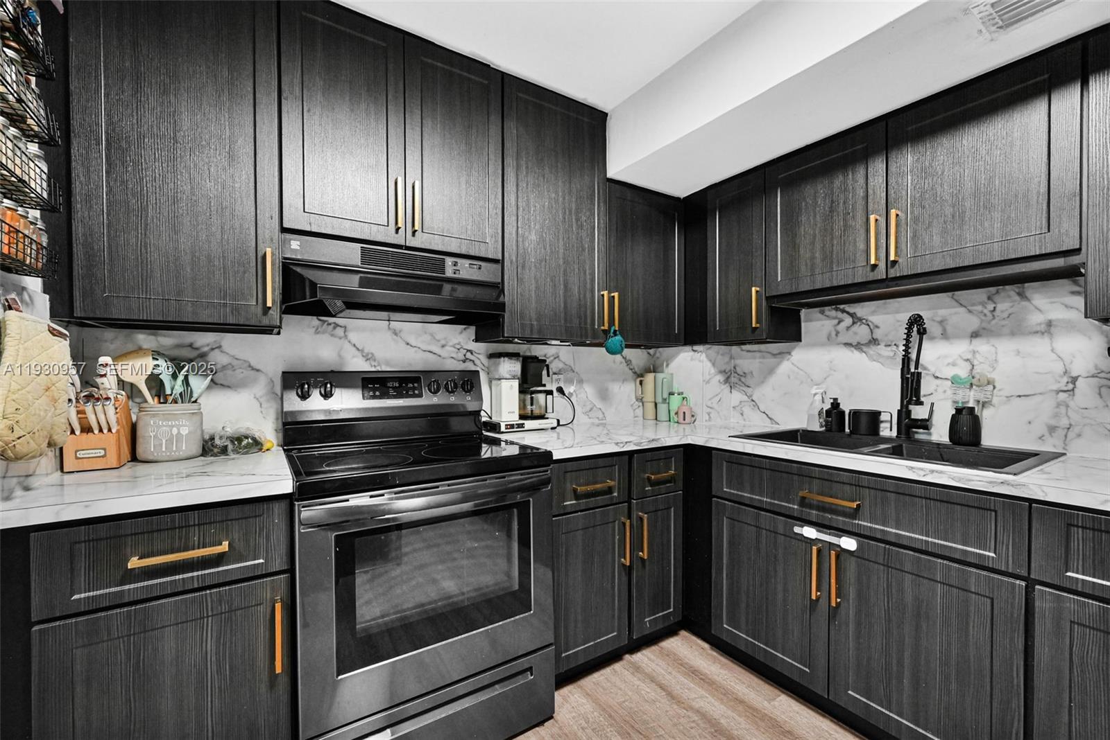 EMERALD HILLS C C APTS CO - Residential