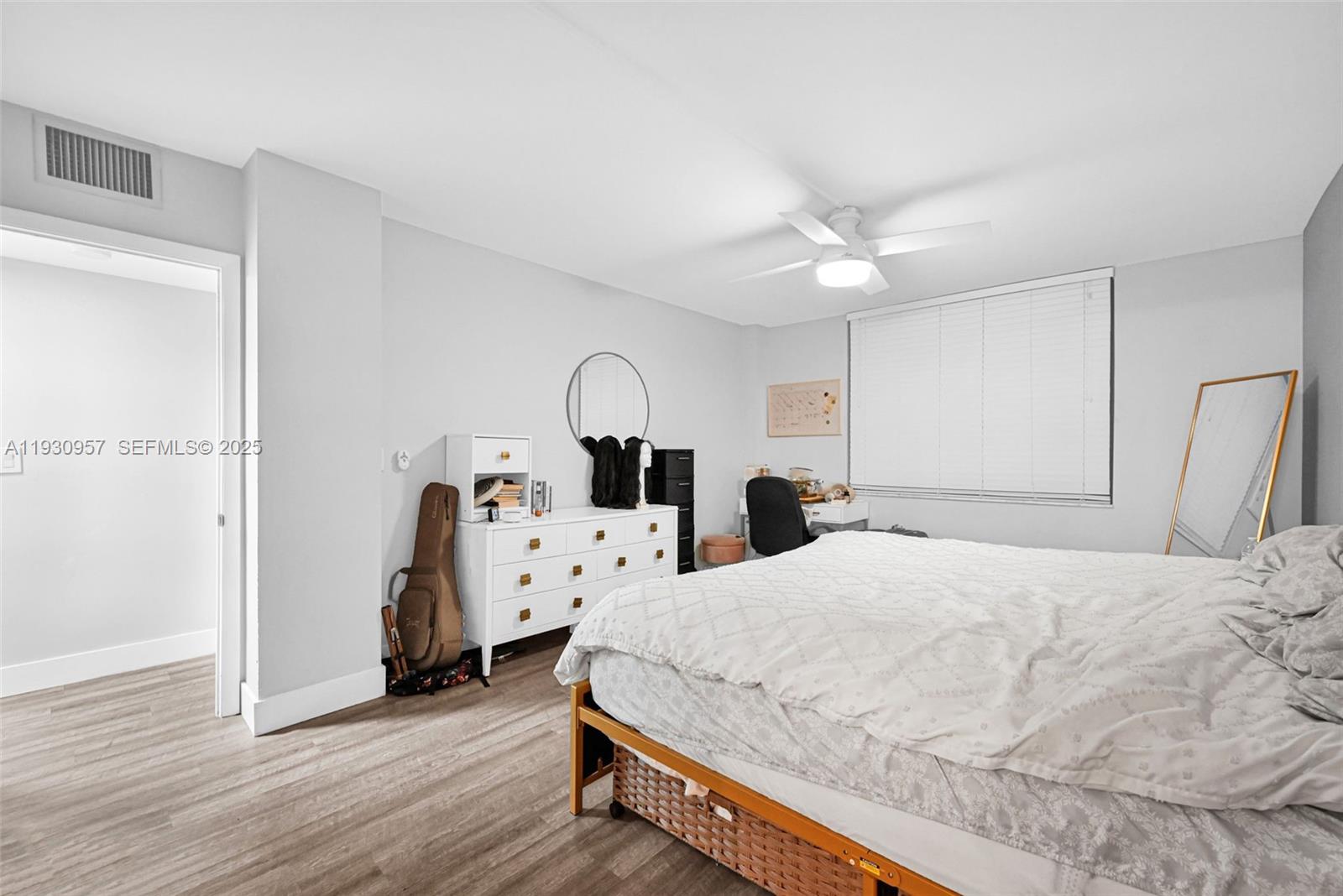 EMERALD HILLS C C APTS CO - Residential