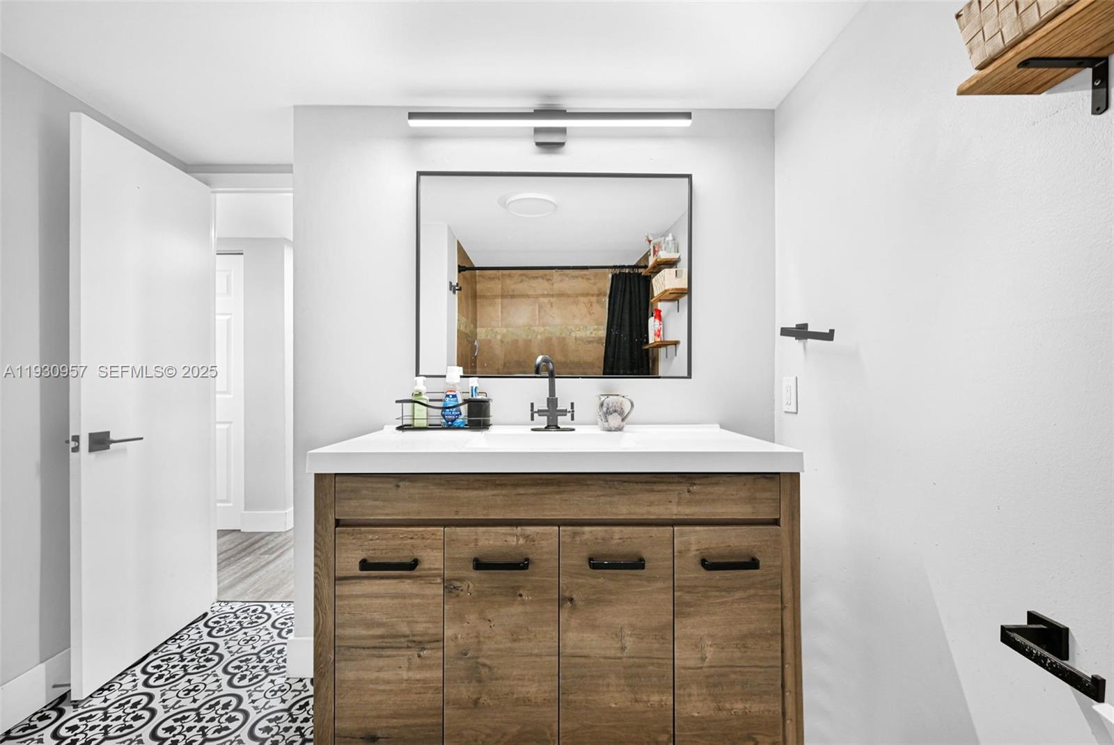 EMERALD HILLS C C APTS CO - Residential