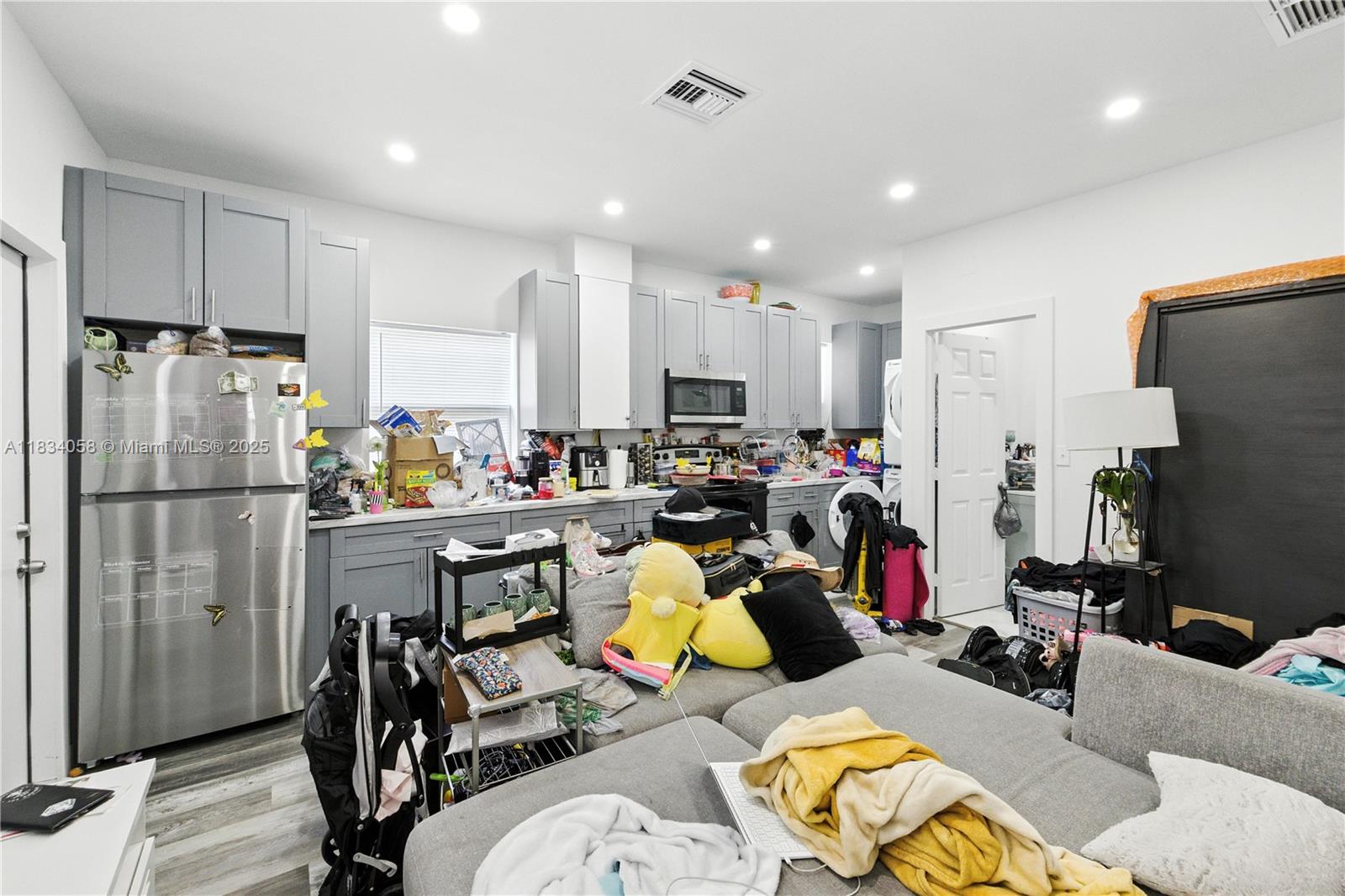 NORTH HOLLYWOOD - Residential Income