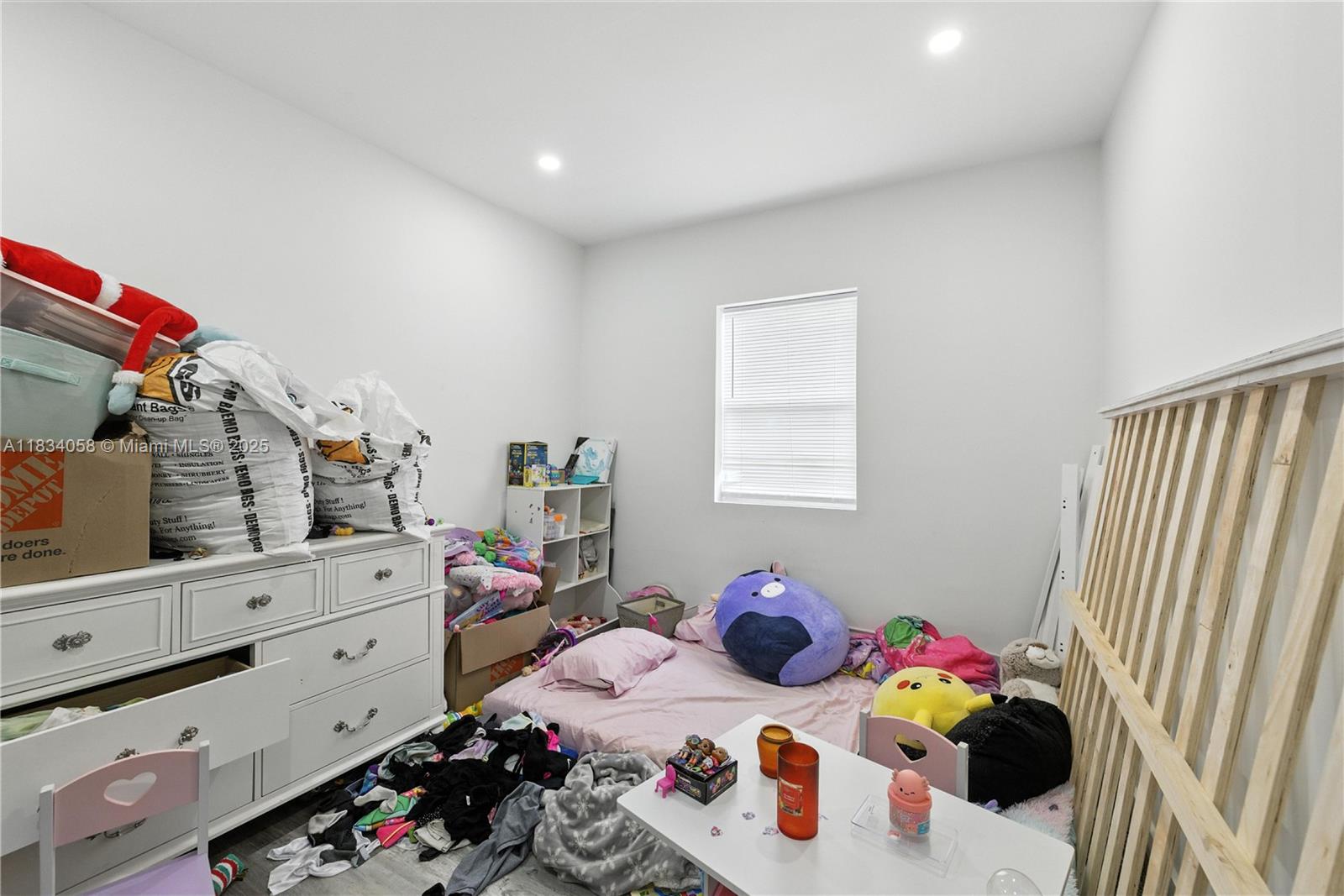 NORTH HOLLYWOOD - Residential Income