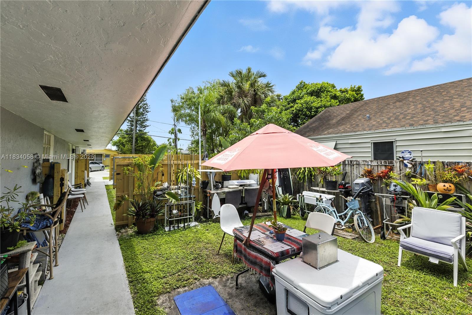 235-237 SW 12th St