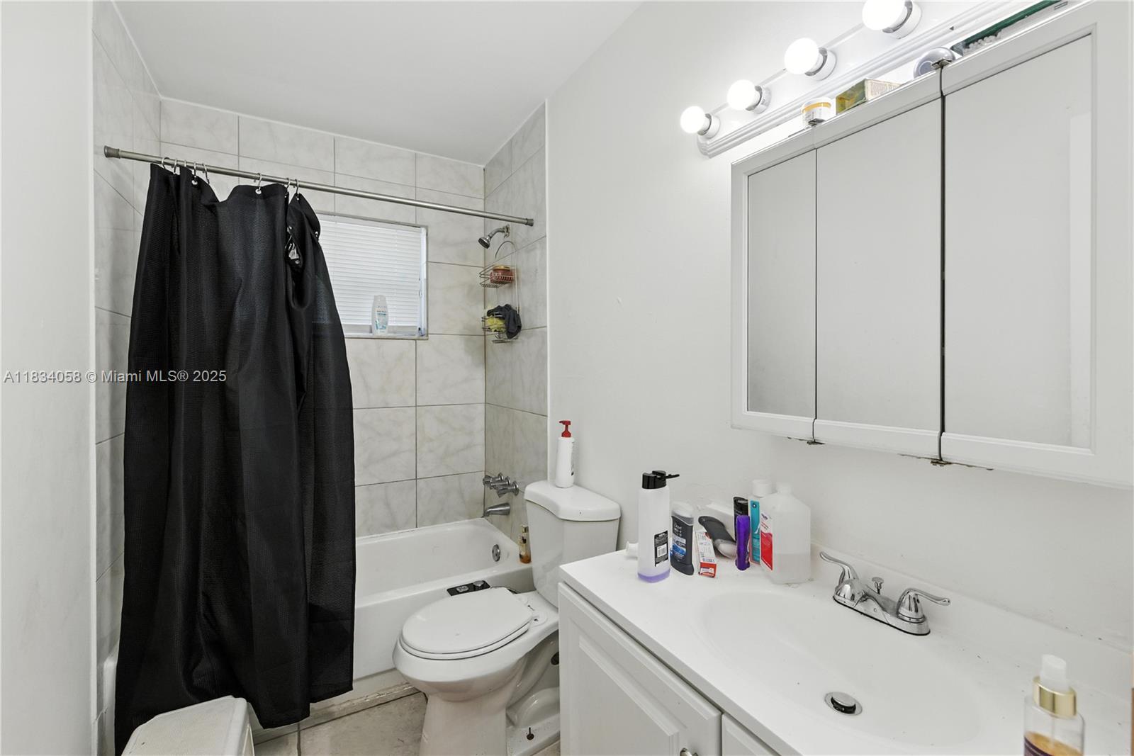 NORTH HOLLYWOOD - Residential Income