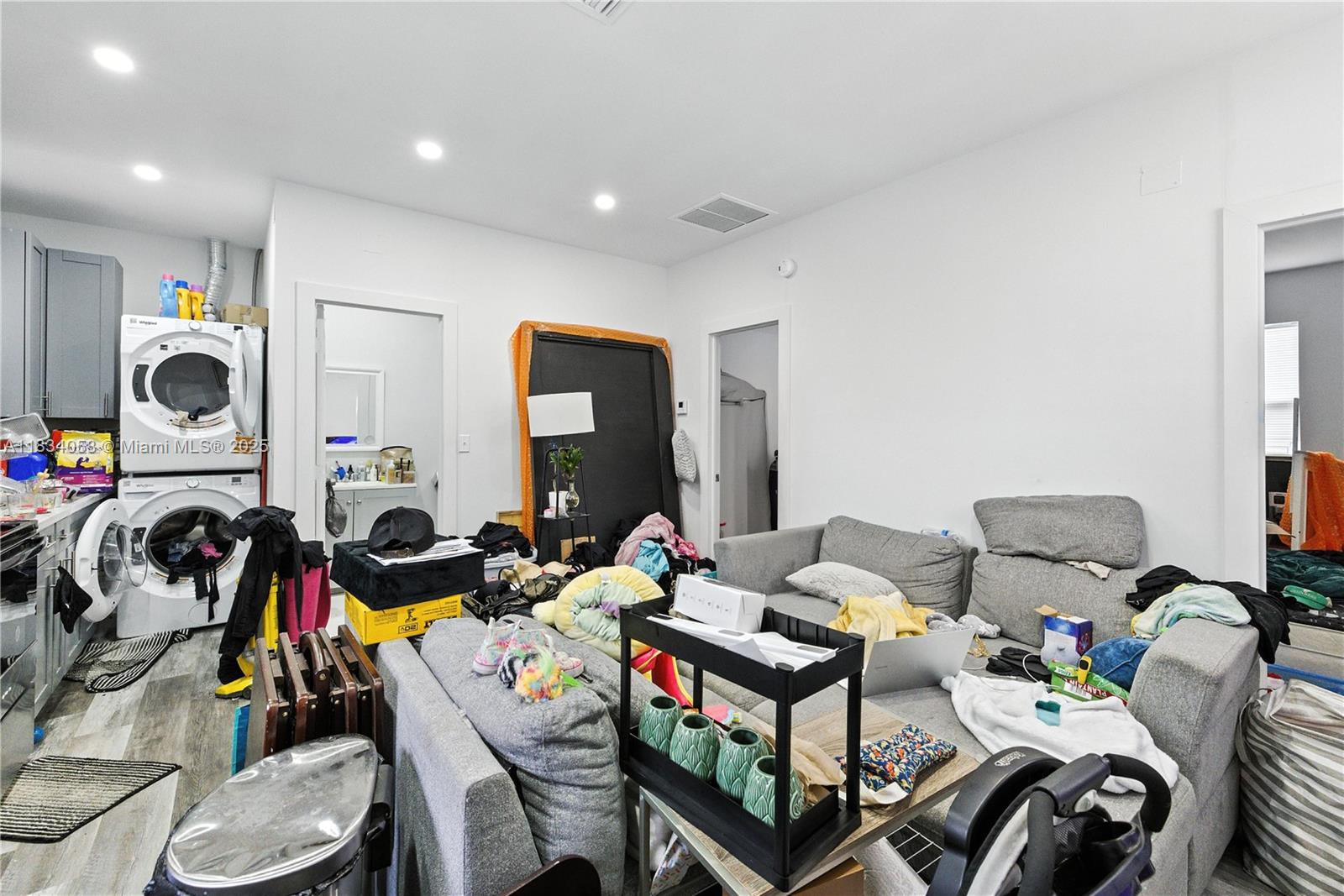 NORTH HOLLYWOOD - Residential Income